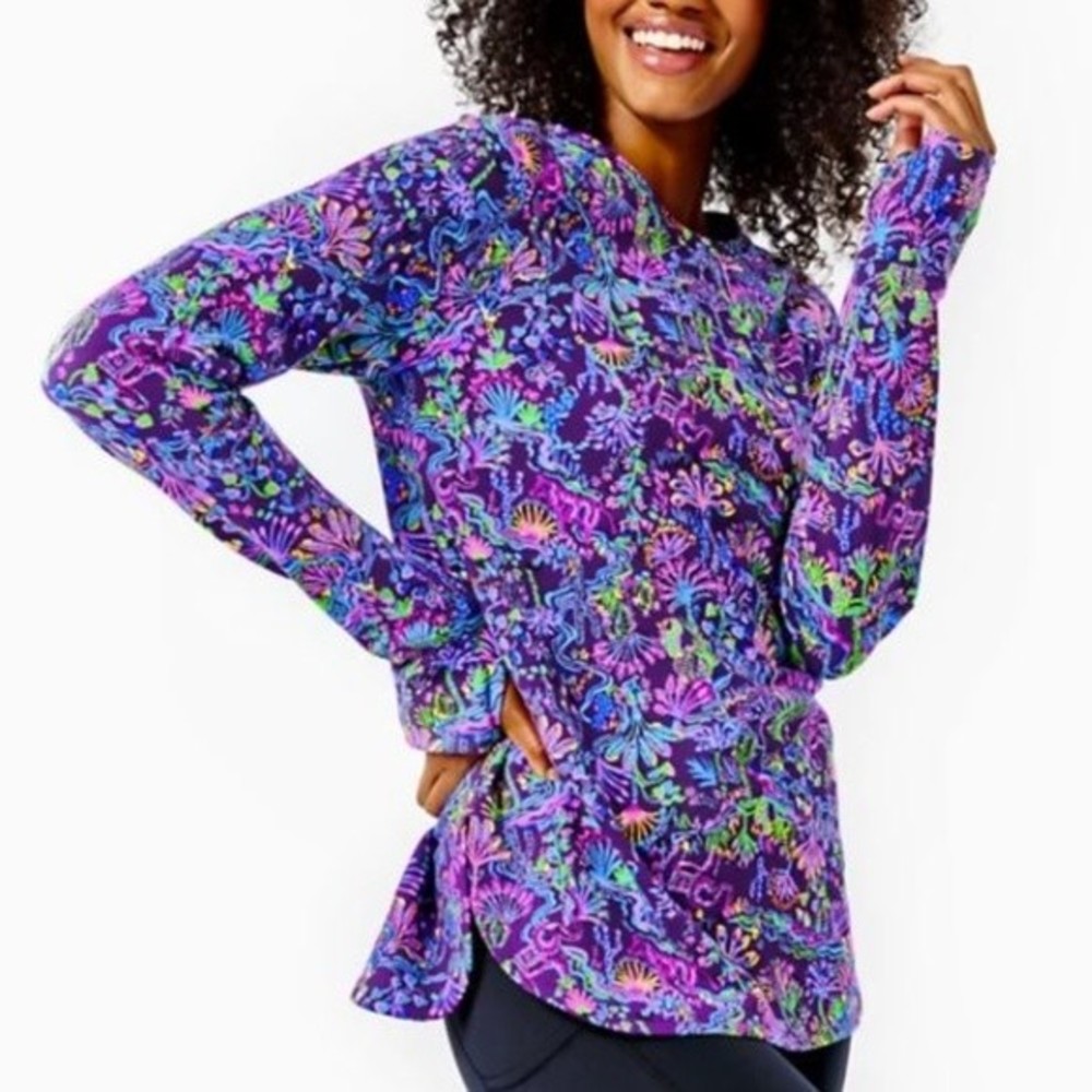 Lilly Pulitzer Luxletic Blythe Pullover UPF 50+ Floral Purple Berry Colony